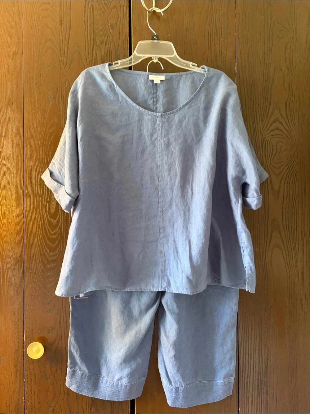 J Jill 2 pc, Relaxed Linen Tunic Top and capris(M) in Light Periwinkle. Top/L.